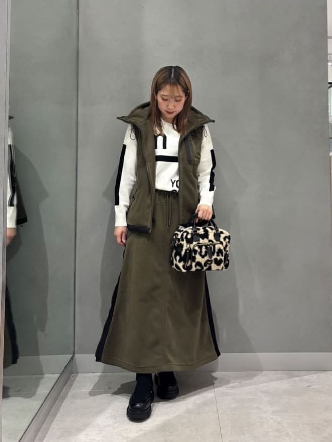 LASUDの異素材ドッキングフリースベストを使ったコーディネートを紹介します。｜Rakuten Fashion(楽天ファッション／旧楽天ブランドアベニュー)6527994