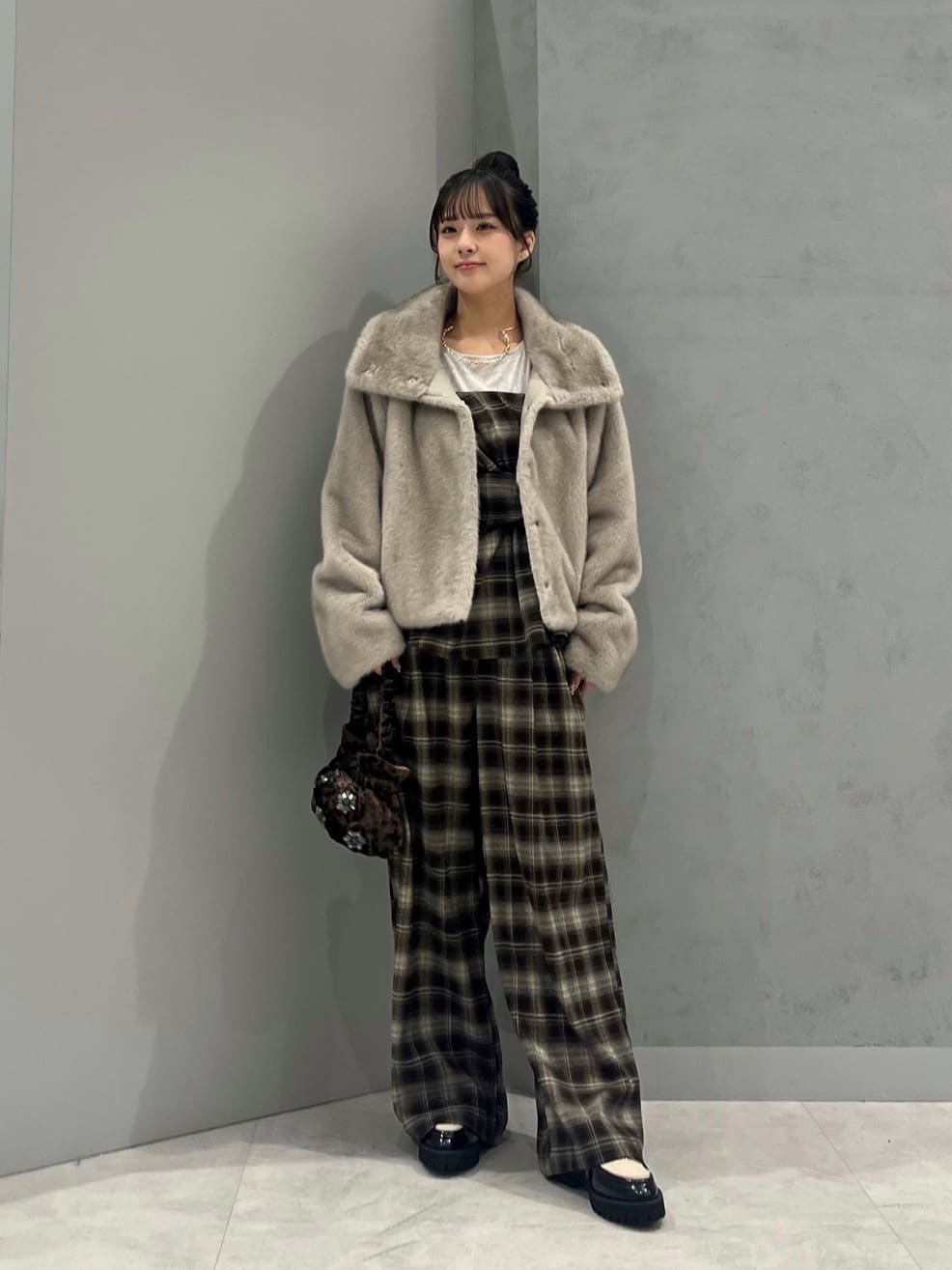 Vinのシアードッキングクラッシュベロアトップスを使ったコーディネートを紹介します。｜Rakuten Fashion(楽天ファッション／旧楽天ブランドアベニュー)6528625