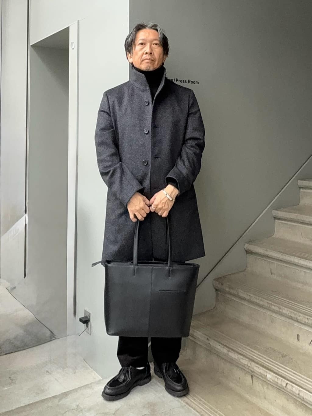 TAKEO KIKUCHIのカシミヤブレンド ビーバー調ピンヘッドスタンドカラーコートを使ったコーディネートを紹介します。｜Rakuten Fashion(楽天ファッション／旧楽天ブランドアベニュー)6528657