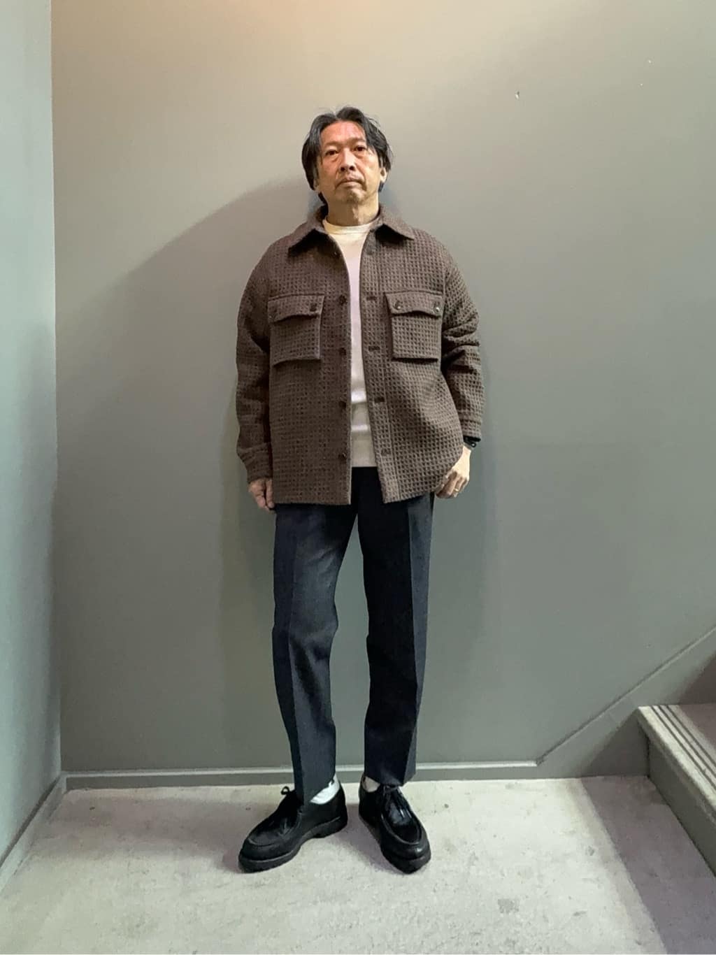 TAKEO KIKUCHIの【Air Palette Knit】ワンポイント カラーニット プルオーバーを使ったコーディネートを紹介します。｜Rakuten Fashion(楽天ファッション／旧楽天ブランドアベニュー)6530922