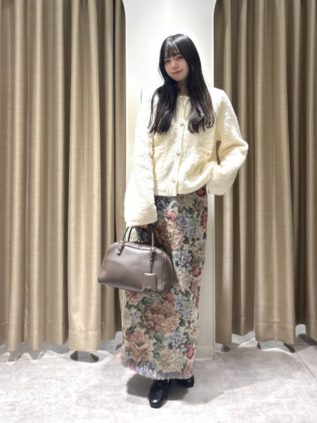 mysty womanのツイードライククルーネックカーディガンを使ったコーディネートを紹介します。｜Rakuten Fashion(楽天ファッション／旧楽天ブランドアベニュー)6531050
