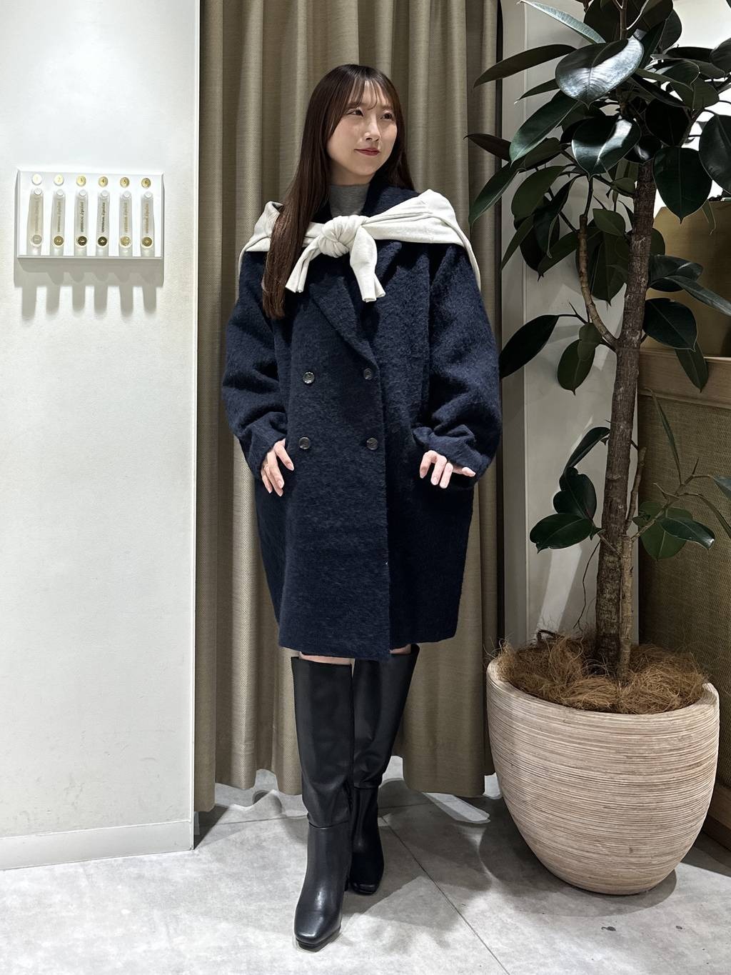 mysty womanのラメVネックニットプルオーバーを使ったコーディネートを紹介します。｜Rakuten Fashion(楽天ファッション／旧楽天ブランドアベニュー)6531080