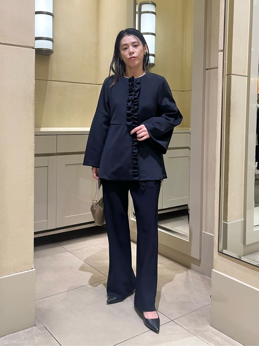 UNITED ARROWSのLIGHT SPONGY フリル コートを使ったコーディネート