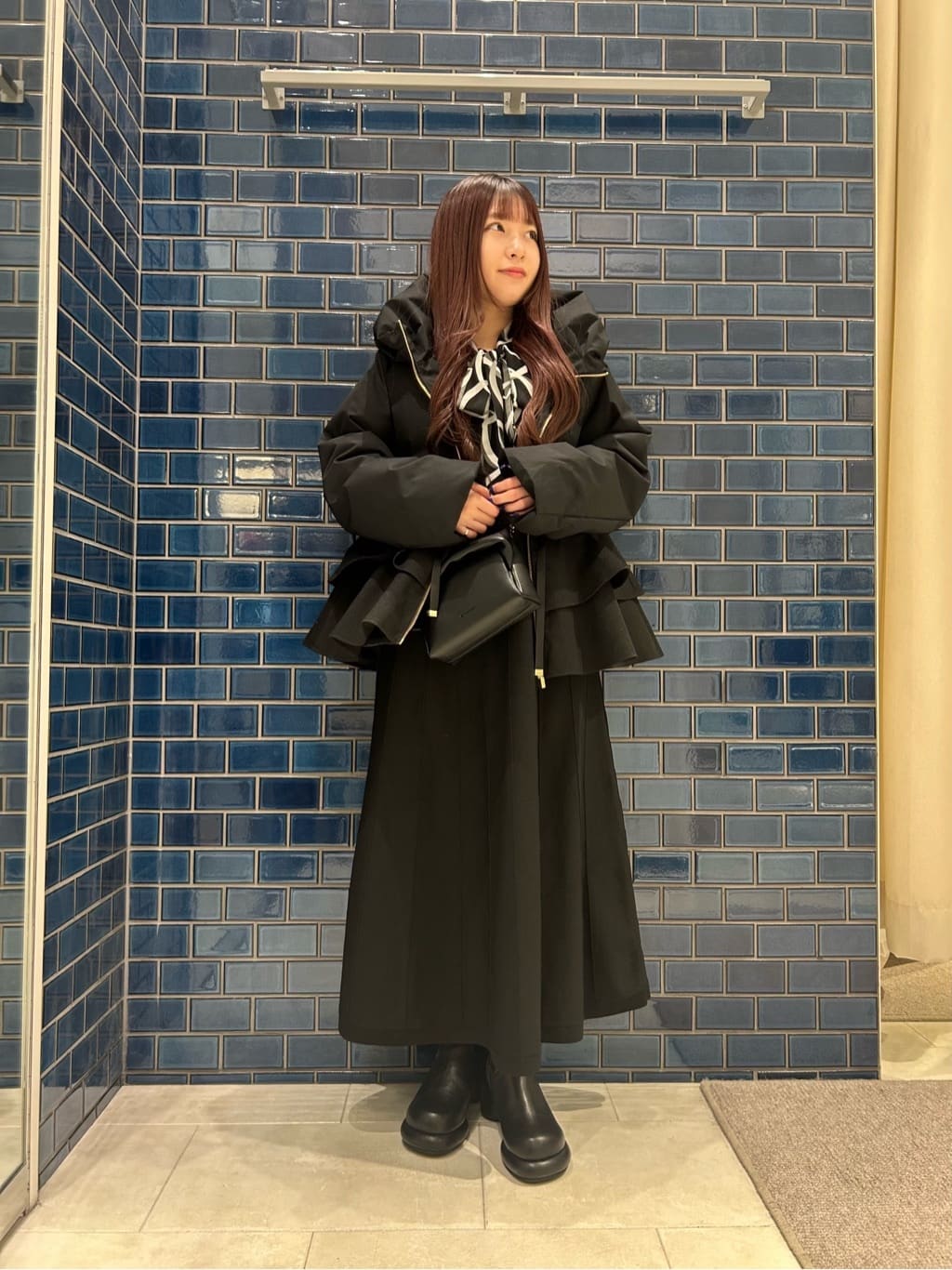 Vinの幾何学ブラウス×ニットドッキングワンピースを使ったコーディネートを紹介します。｜Rakuten Fashion(楽天ファッション／旧楽天ブランドアベニュー)6533328