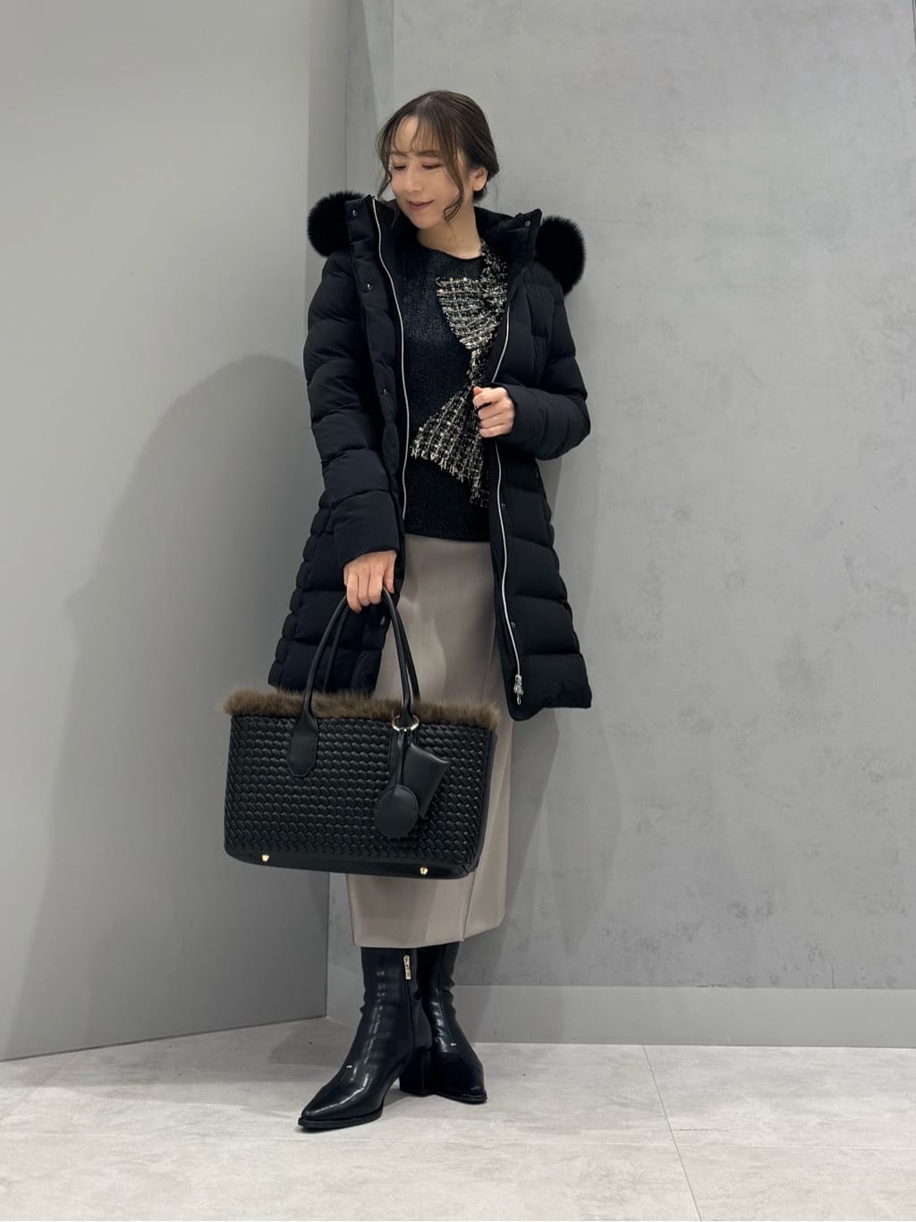 Vinのストレッチピンタックナロースカートを使ったコーディネートを紹介します。｜Rakuten Fashion(楽天ファッション／旧楽天ブランドアベニュー)6534580