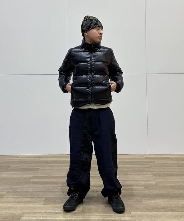 BEAMS HEARTのシャイニー スタンドカラー ダウン ジャケットを使ったコーディネートを紹介します。｜Rakuten Fashion(楽天ファッション／旧楽天ブランドアベニュー)6536332