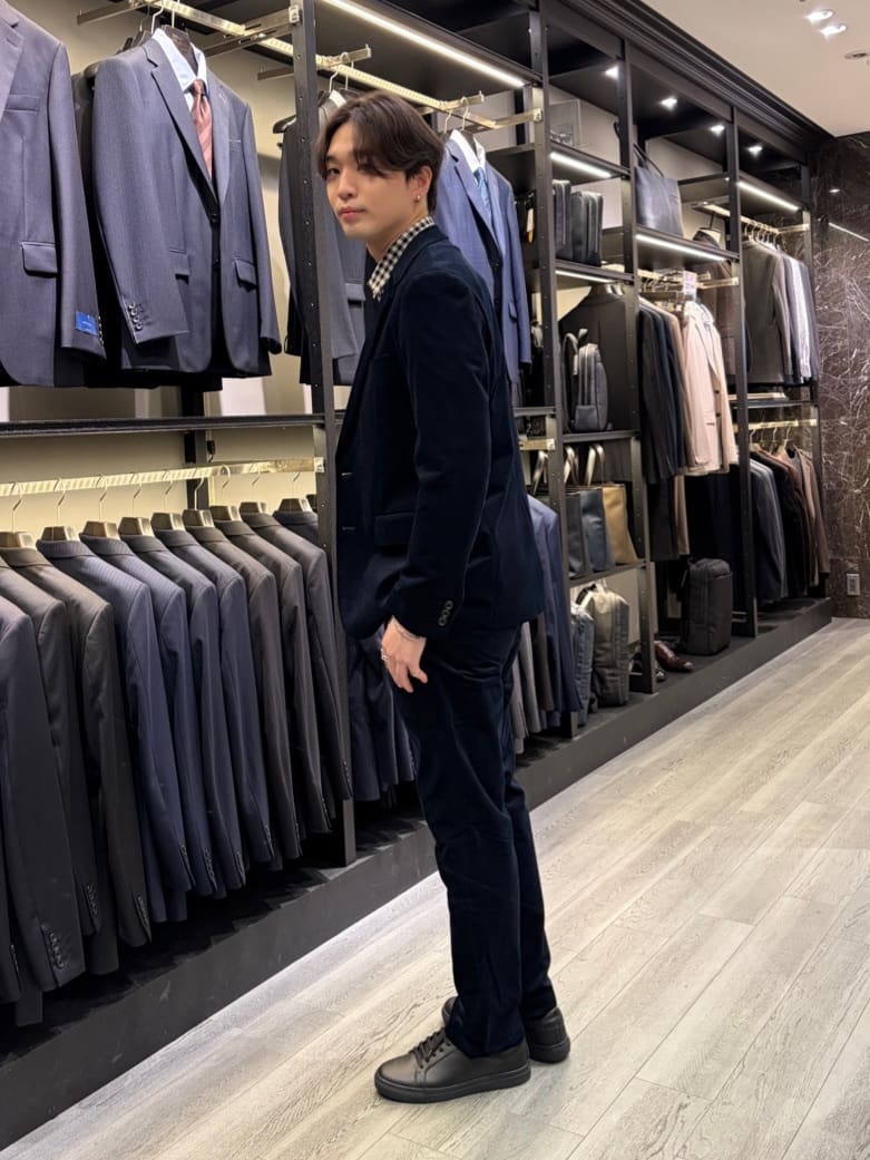 TAKEO KIKUCHIの【Sサイズ~】ストレッチコーデュロイ ジャケットを使ったコーディネートを紹介します。｜Rakuten Fashion(楽天ファッション／旧楽天ブランドアベニュー)6536903