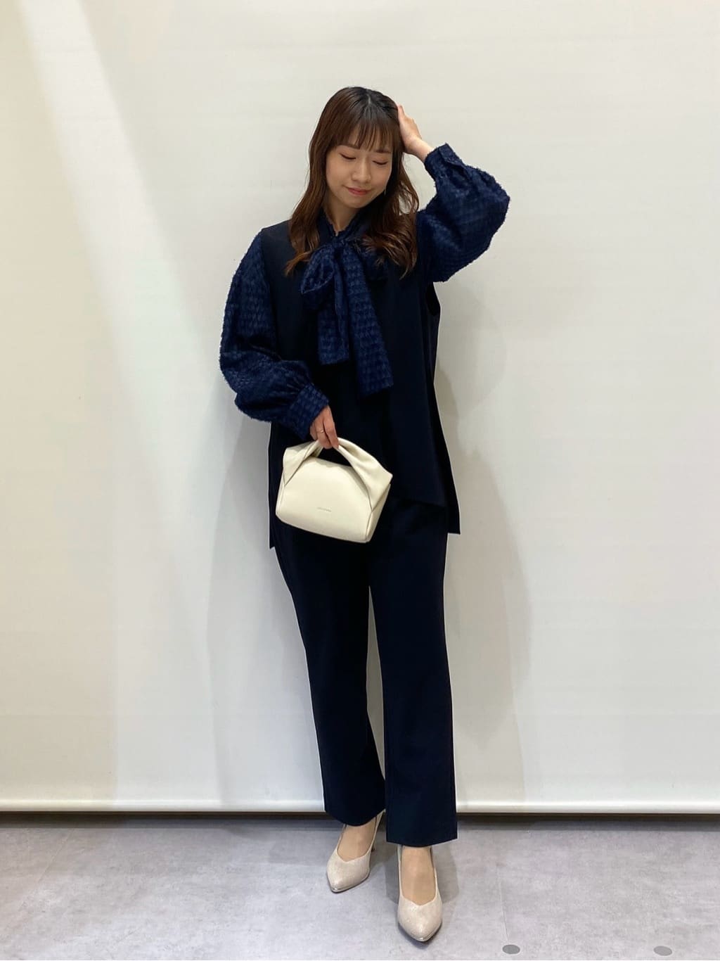 Vinのメローデザインシアートップスを使ったコーディネートを紹介します。｜Rakuten Fashion(楽天ファッション／旧楽天ブランドアベニュー)6540311