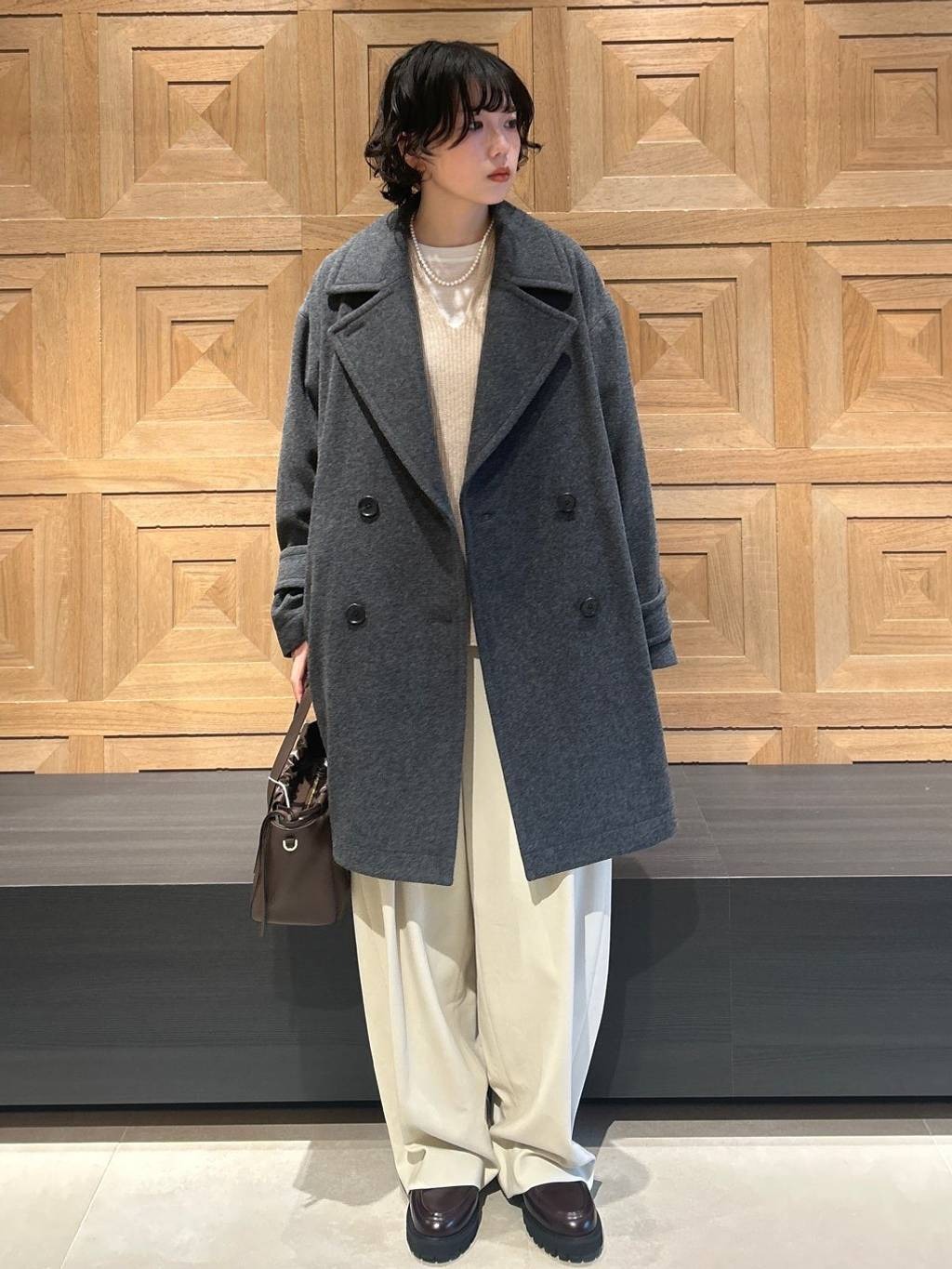 Curensologyのダブルクロスツータックパンツを使ったコーディネートを紹介します。｜Rakuten Fashion(楽天ファッション／旧楽天ブランドアベニュー)6541356
