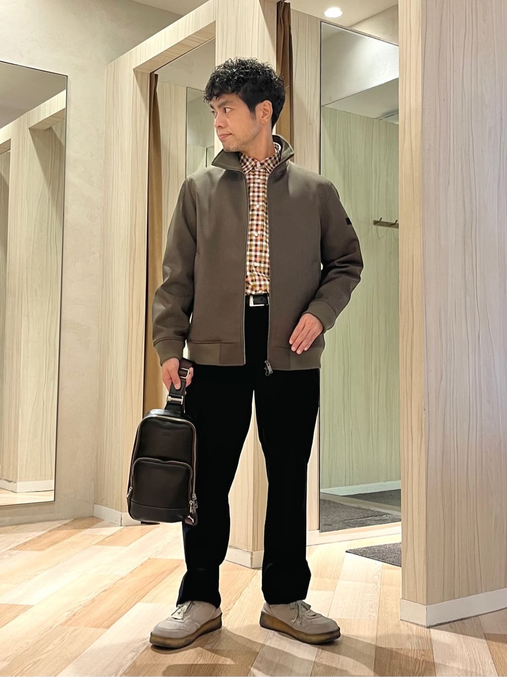 TAKEO KIKUCHIの【JUST ONE LAYER】ダウンファブリック ジップアップ リブ ブルゾンを使ったコーディネートを紹介します。｜Rakuten Fashion(楽天ファッション／旧楽天ブランドアベニュー)6541677