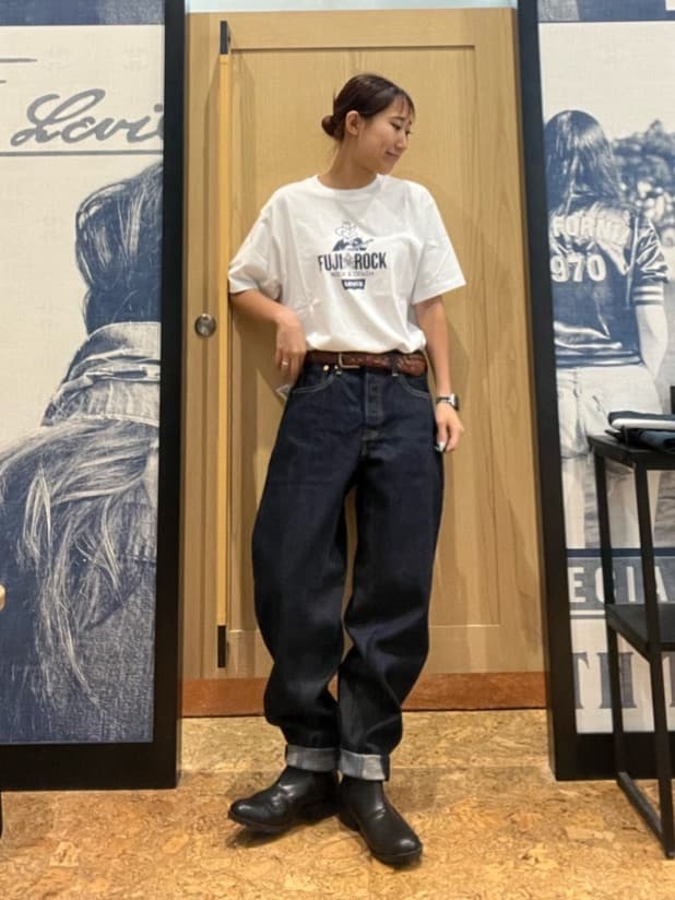 Levi'sの501(R) CUSTOMIZED EXPANSION BAGGY JEANS V4 S/Dを使った