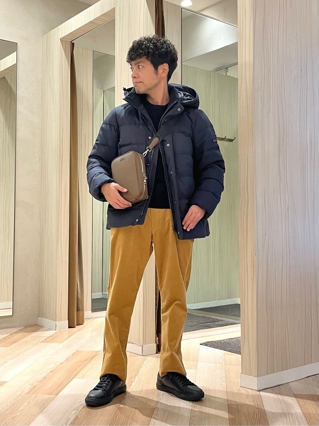 TAKEO KIKUCHIのカラーコンビ ダウンブルゾンを使ったコーディネートを紹介します。｜Rakuten Fashion(楽天ファッション／旧楽天ブランドアベニュー)6545913