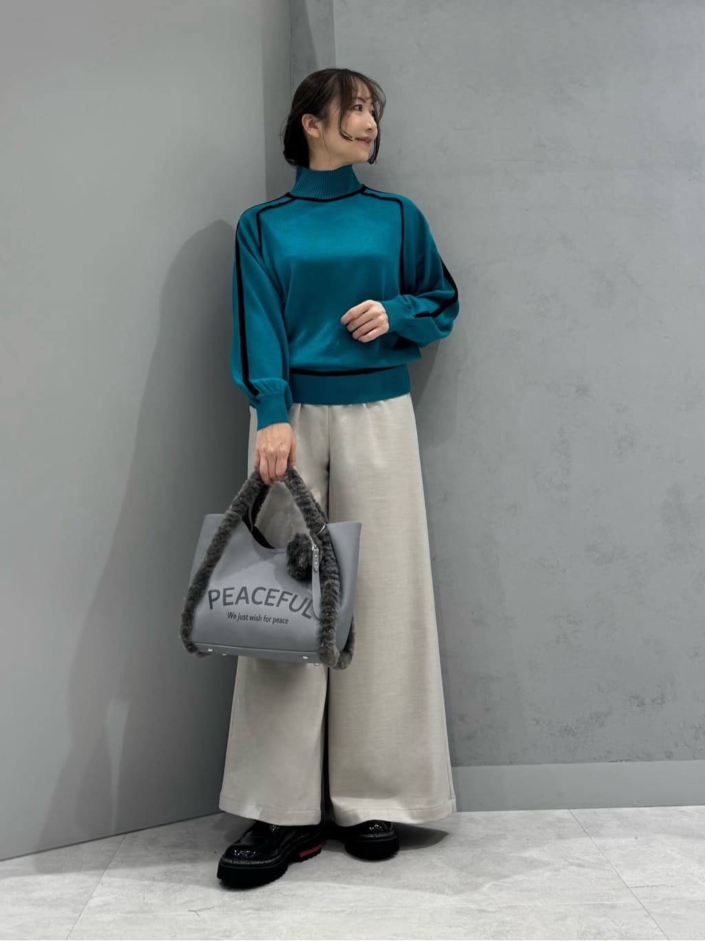 Vinの配色ラインニットプルオーバーを使ったコーディネートを紹介します。｜Rakuten Fashion(楽天ファッション／旧楽天ブランドアベニュー)6547024