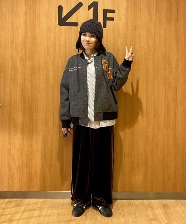 BEAMS HEARTのBHロゴ ビッグシルエット スタジャンを使ったコーディネートを紹介します。｜Rakuten Fashion(楽天ファッション／旧楽天ブランドアベニュー)6547944
