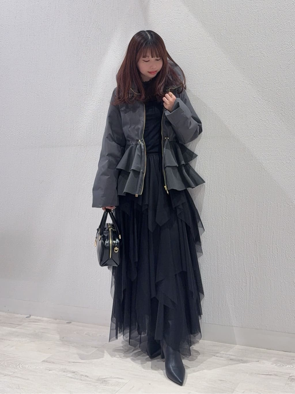 Vinのフリルペプラムダウンコートを使ったコーディネートを紹介します。｜Rakuten Fashion(楽天ファッション／旧楽天ブランドアベニュー)6549654