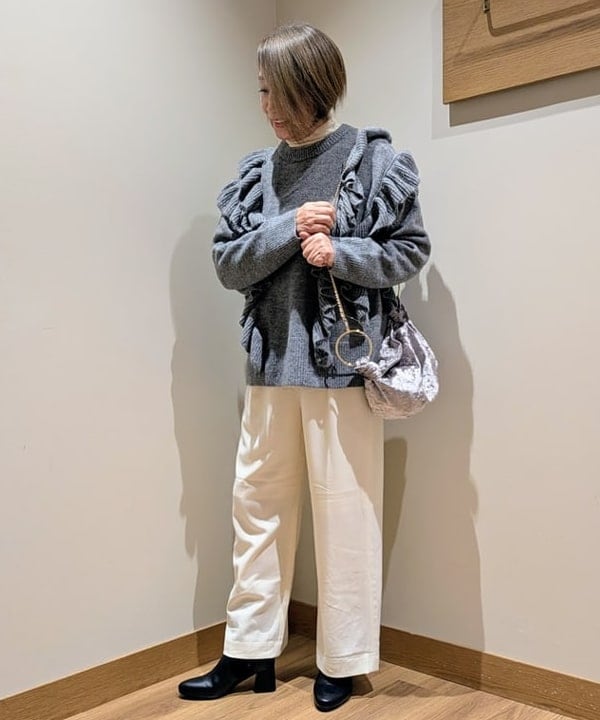 BEAMS HEARTのオーバー フリル ニット プルオーバーを使ったコーディネートを紹介します。｜Rakuten Fashion(楽天ファッション／旧楽天ブランドアベニュー)6549972