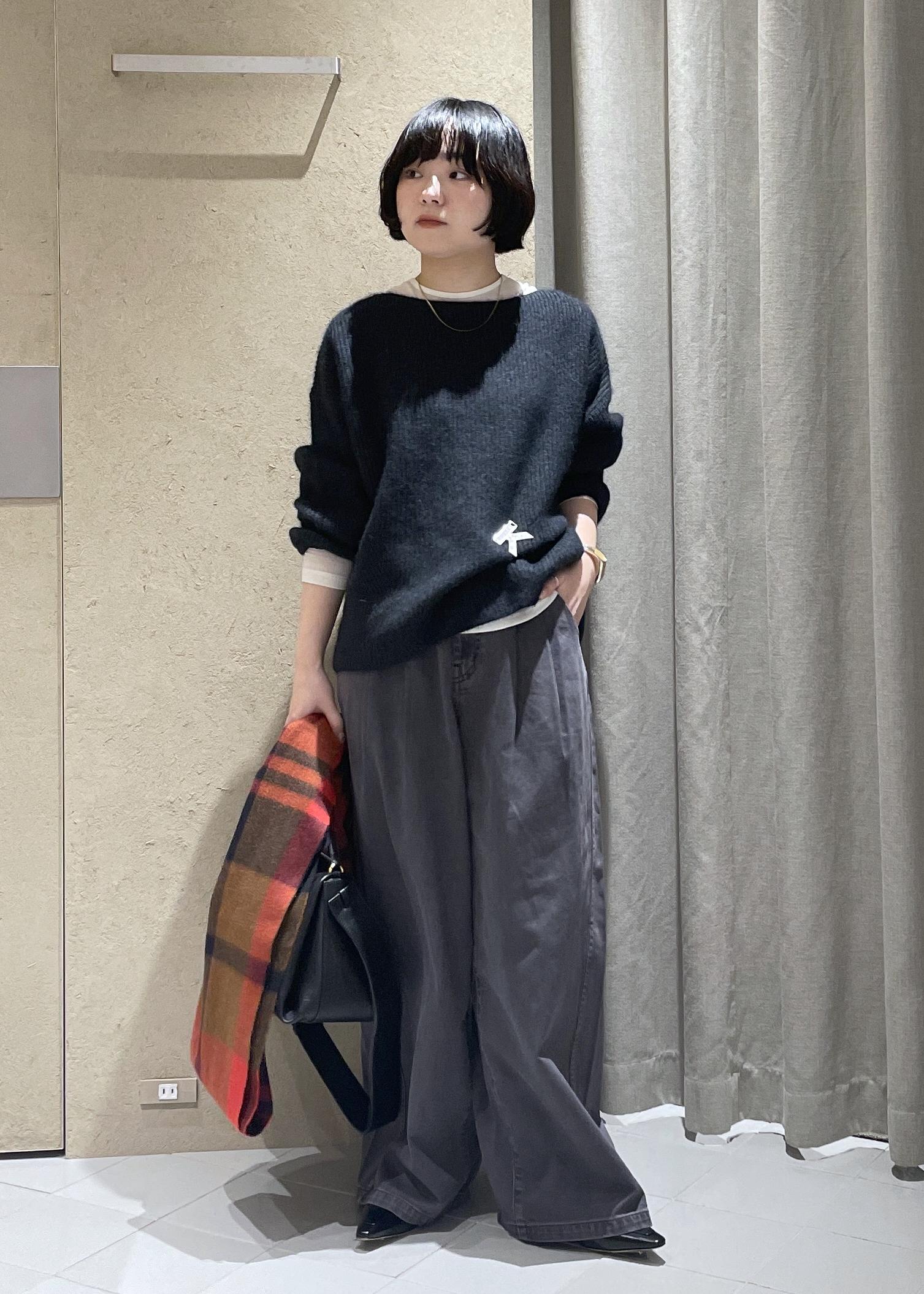 SALON adam et rope'のブロークンツイル デニムパンツを使ったコーディネートを紹介します。｜Rakuten Fashion(楽天ファッション／旧楽天ブランドアベニュー)6648783