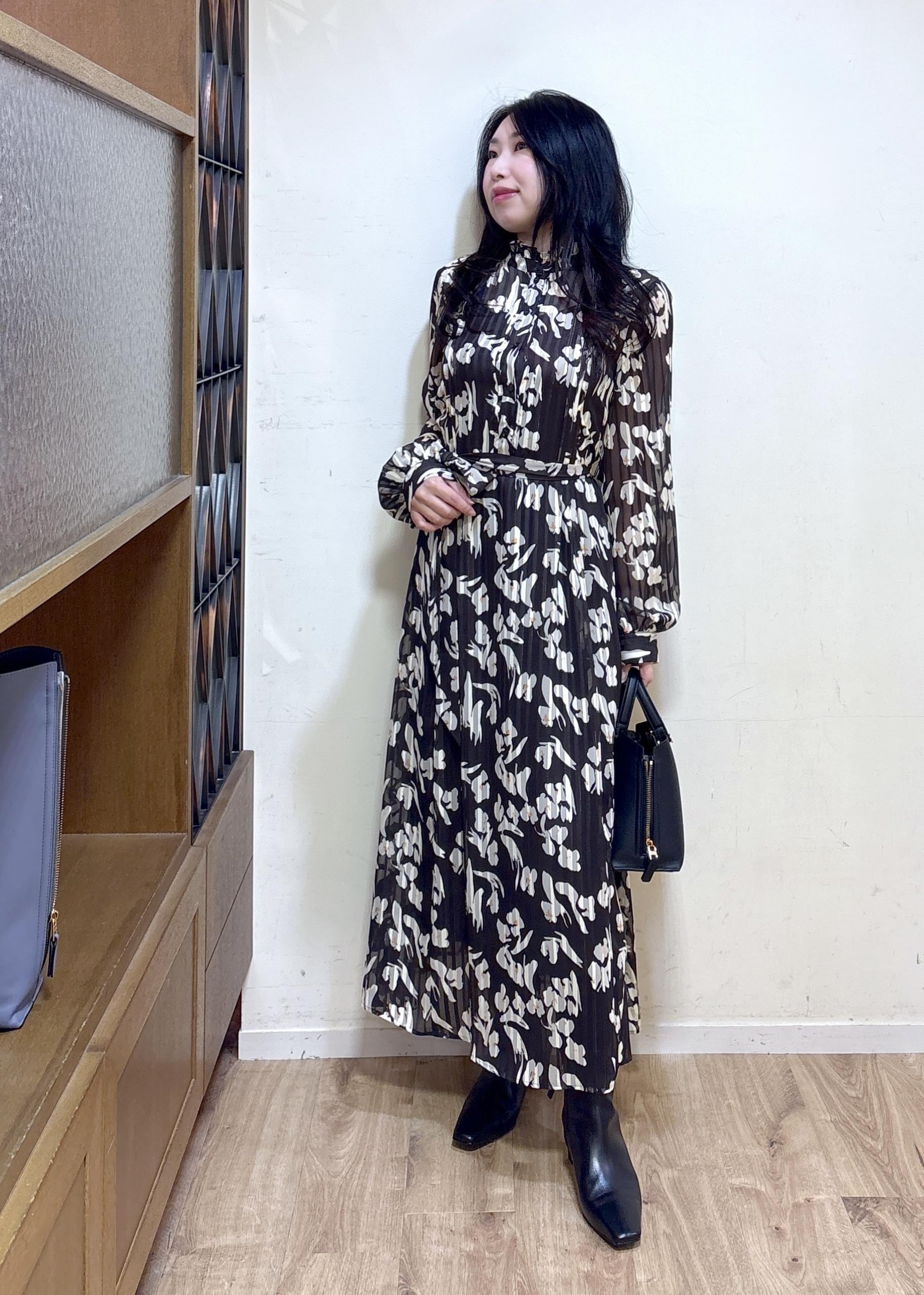 ROPE'のフラワープリントタックワンピース/イージーケアを使った