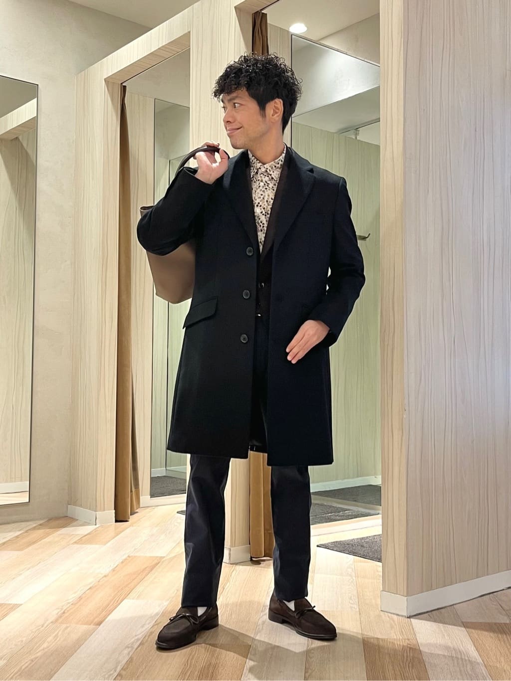 TAKEO KIKUCHIのカシミヤブレンド ビーバー調チェスターコートを使ったコーディネートを紹介します。｜Rakuten Fashion(楽天ファッション／旧楽天ブランドアベニュー)6550051