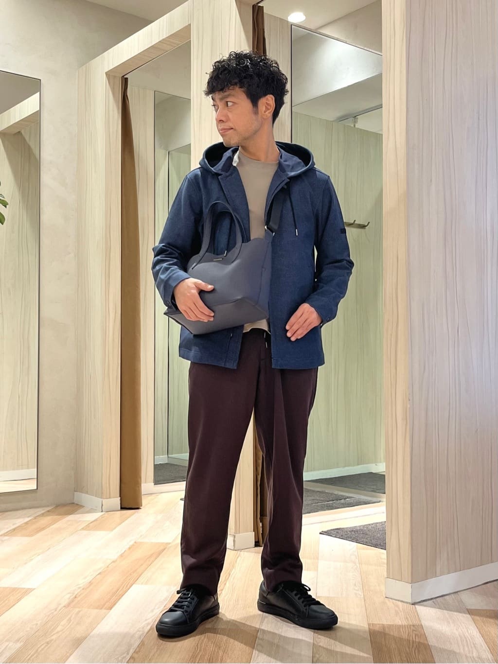 TAKEO KIKUCHIの【JUST ONE LAYER】ダウンファブリックZIPパーカーを使ったコーディネートを紹介します。｜Rakuten Fashion(楽天ファッション／旧楽天ブランドアベニュー)6550052
