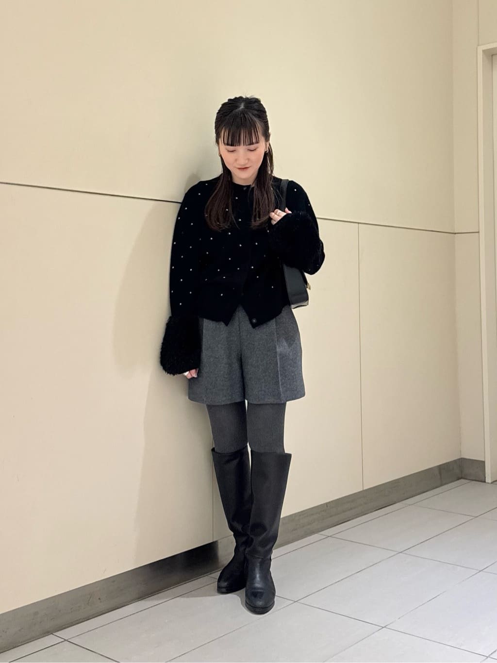 allurevilleのメルトンショートパンツを使ったコーディネートを紹介します。｜Rakuten Fashion(楽天ファッション／旧楽天ブランドアベニュー)6553107