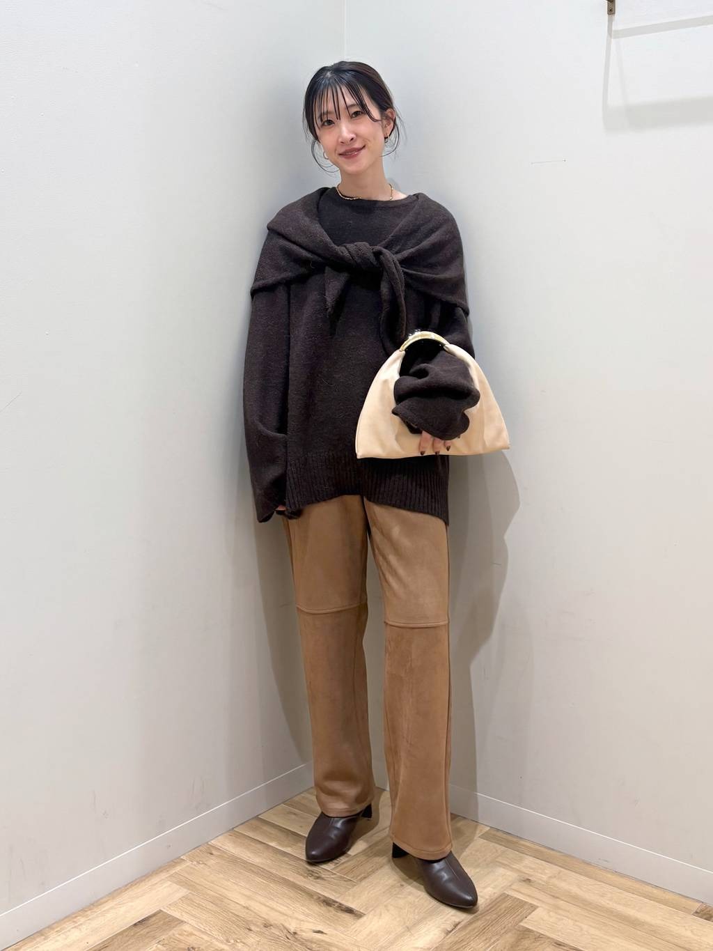 mysty womanのニットストールSETプルオーバーを使ったコーディネートを紹介します。｜Rakuten Fashion(楽天ファッション／旧楽天ブランドアベニュー)6554615