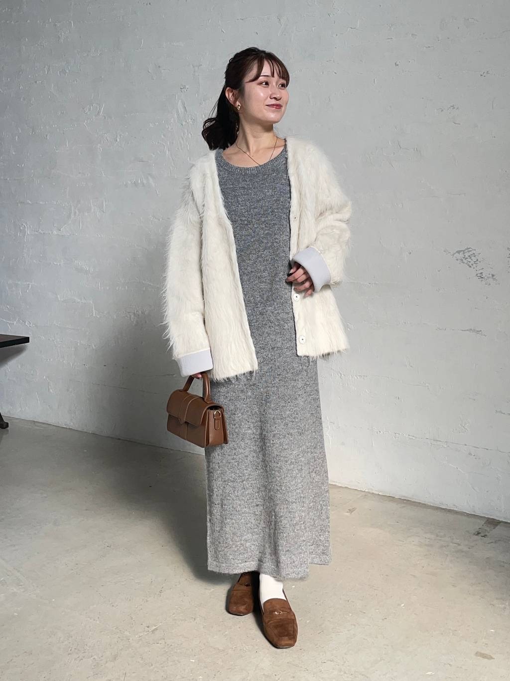 mysty womanの接結シャギーニットカーディガンを使ったコーディネートを紹介します。｜Rakuten Fashion(楽天ファッション／旧楽天ブランドアベニュー)6554660