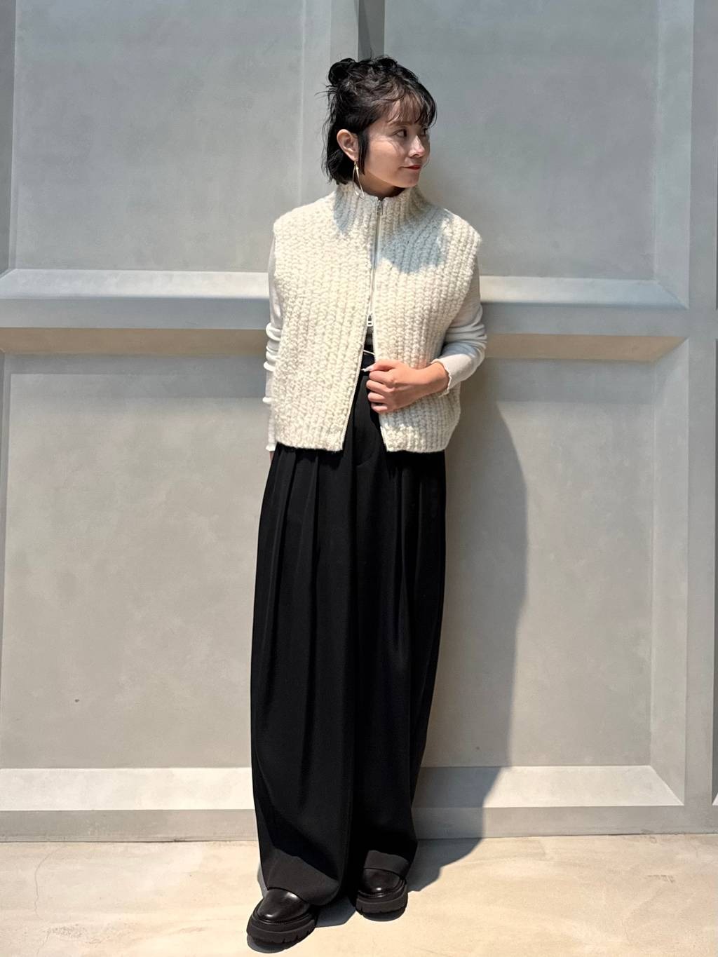 Curensologyのダブルクロスツータックパンツを使ったコーディネートを紹介します。｜Rakuten Fashion(楽天ファッション／旧楽天ブランドアベニュー)6554745