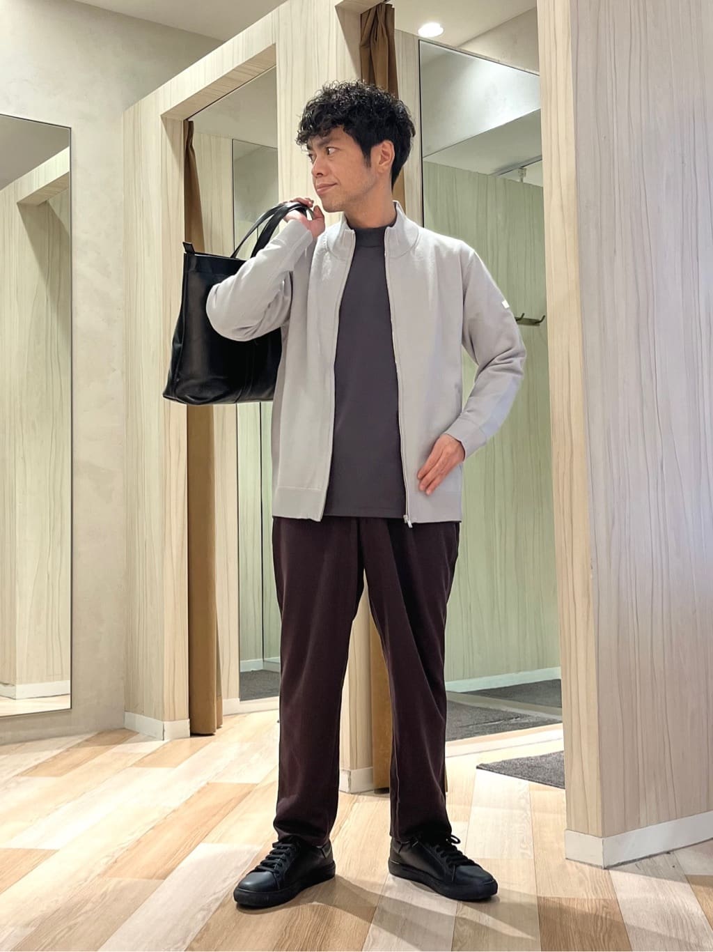 TAKEO KIKUCHIのアンチピリング ジップアップ ニットを使ったコーディネートを紹介します。｜Rakuten Fashion(楽天ファッション／旧楽天ブランドアベニュー)6554834