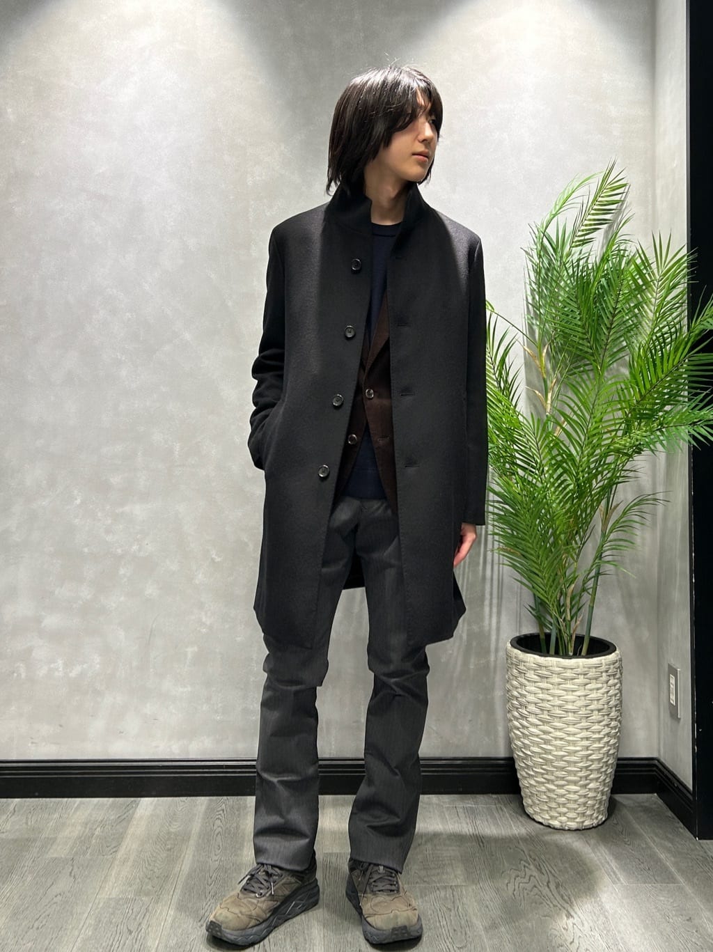 TAKEO KIKUCHIの【ウールカシミヤブレンド】ビーバー調 スタンドカラー コートを使ったコーディネートを紹介します。｜Rakuten Fashion(楽天ファッション／旧楽天ブランドアベニュー)6558427