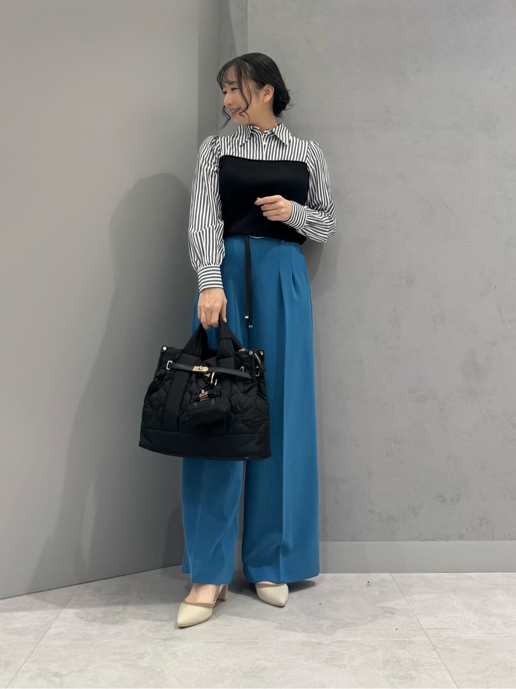 Vinのニットドッキングストライプシャツを使ったコーディネートを紹介します。｜Rakuten Fashion(楽天ファッション／旧楽天ブランドアベニュー)6558802