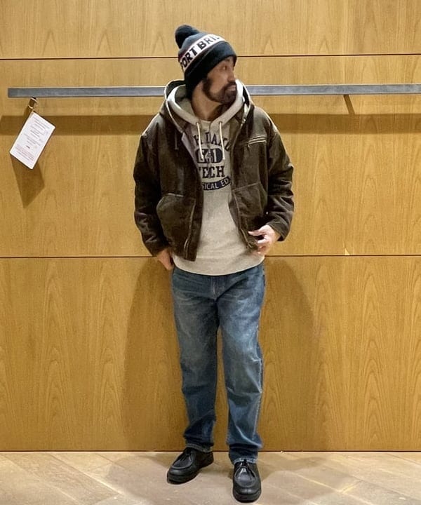 BEAMS MENのワイドショートフィット フェード コーデュロイ フーデットブルゾンを使ったコーディネートを紹介します。｜Rakuten Fashion(楽天ファッション／旧楽天ブランドアベニュー)6559222