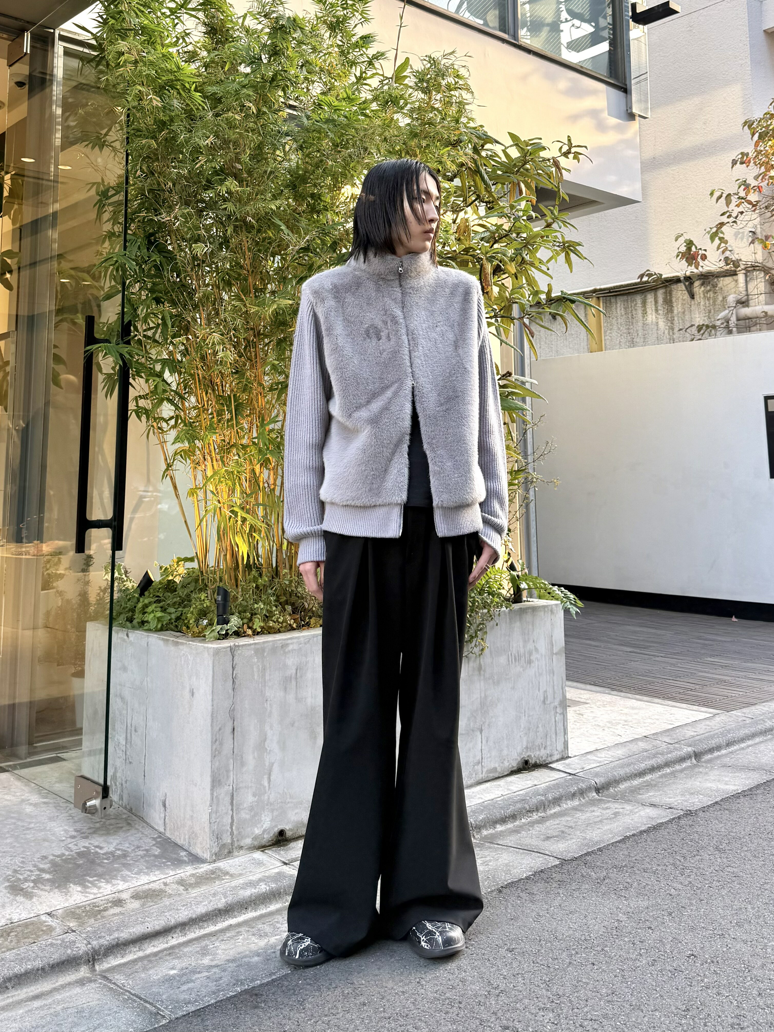 LOVELESSのダブルクロスワイドスラックスを使ったコーディネートを紹介します。｜Rakuten Fashion(楽天ファッション／旧楽天ブランドアベニュー)6566901