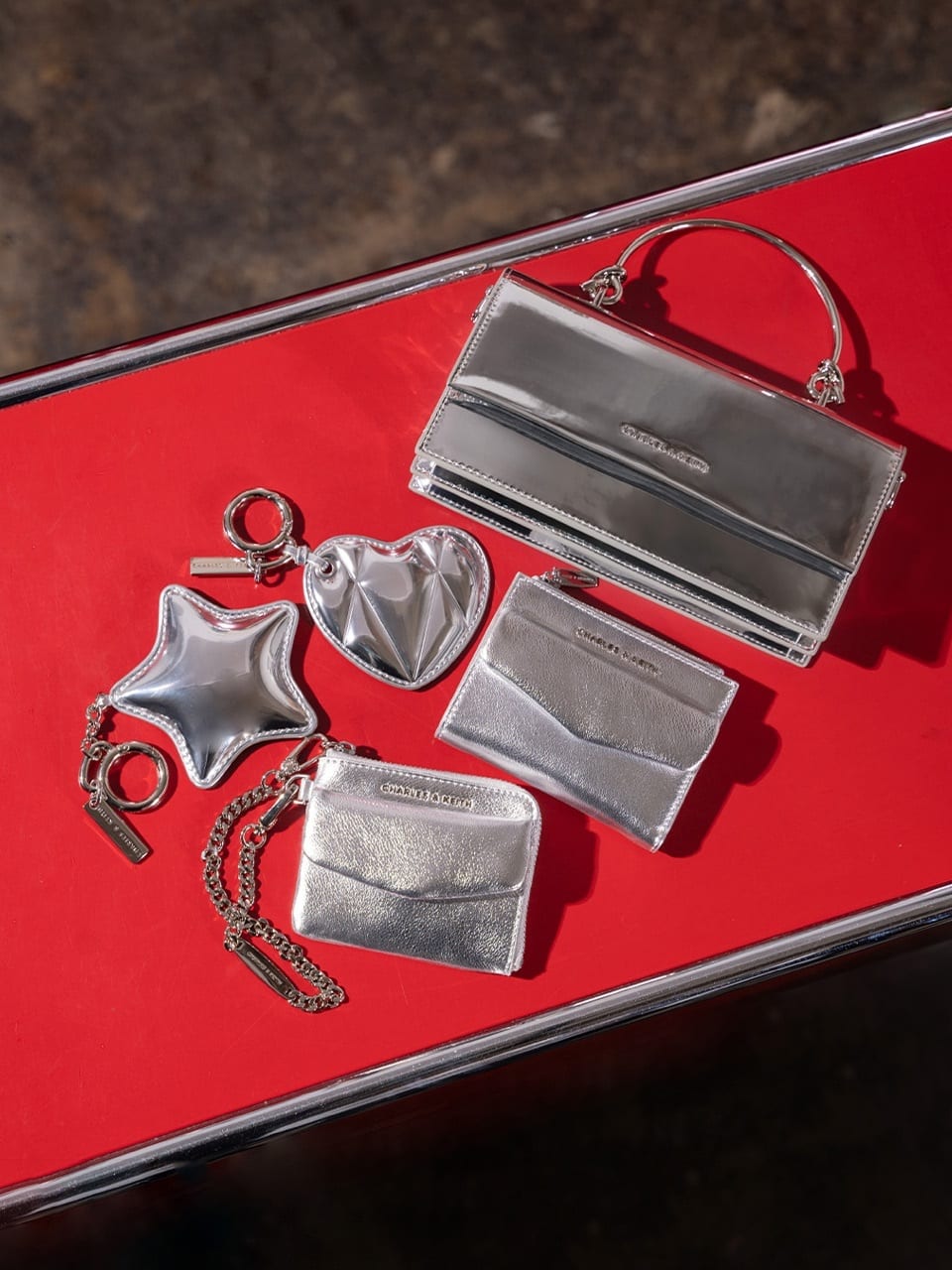 CHARLES & KEITH | スカルプチュアハンドル ロングウォレット