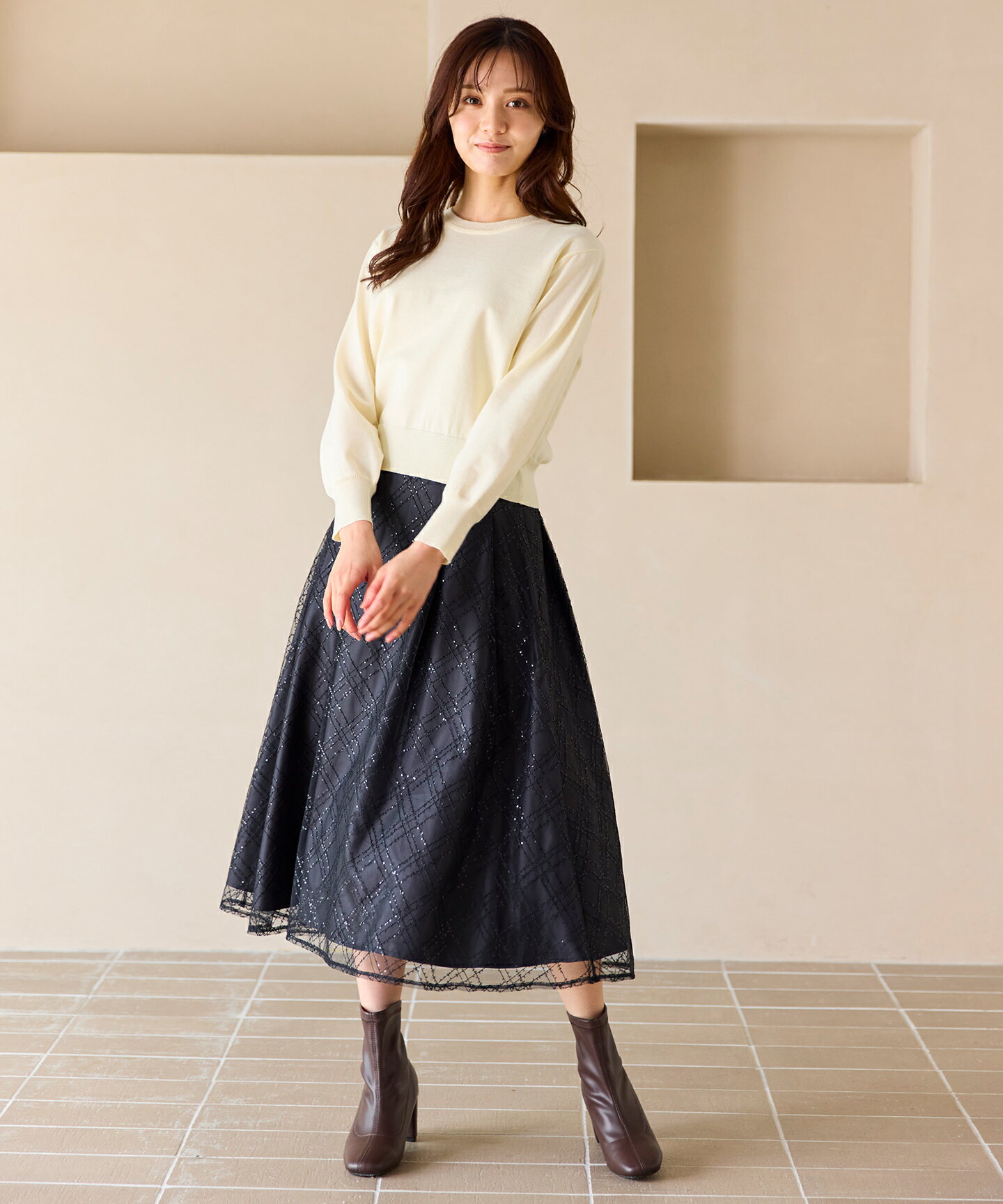 Ferouxのきらめきチェックフレア スカートを使ったコーディネートを紹介します。｜Rakuten Fashion(楽天ファッション／旧楽天ブランドアベニュー)6611011