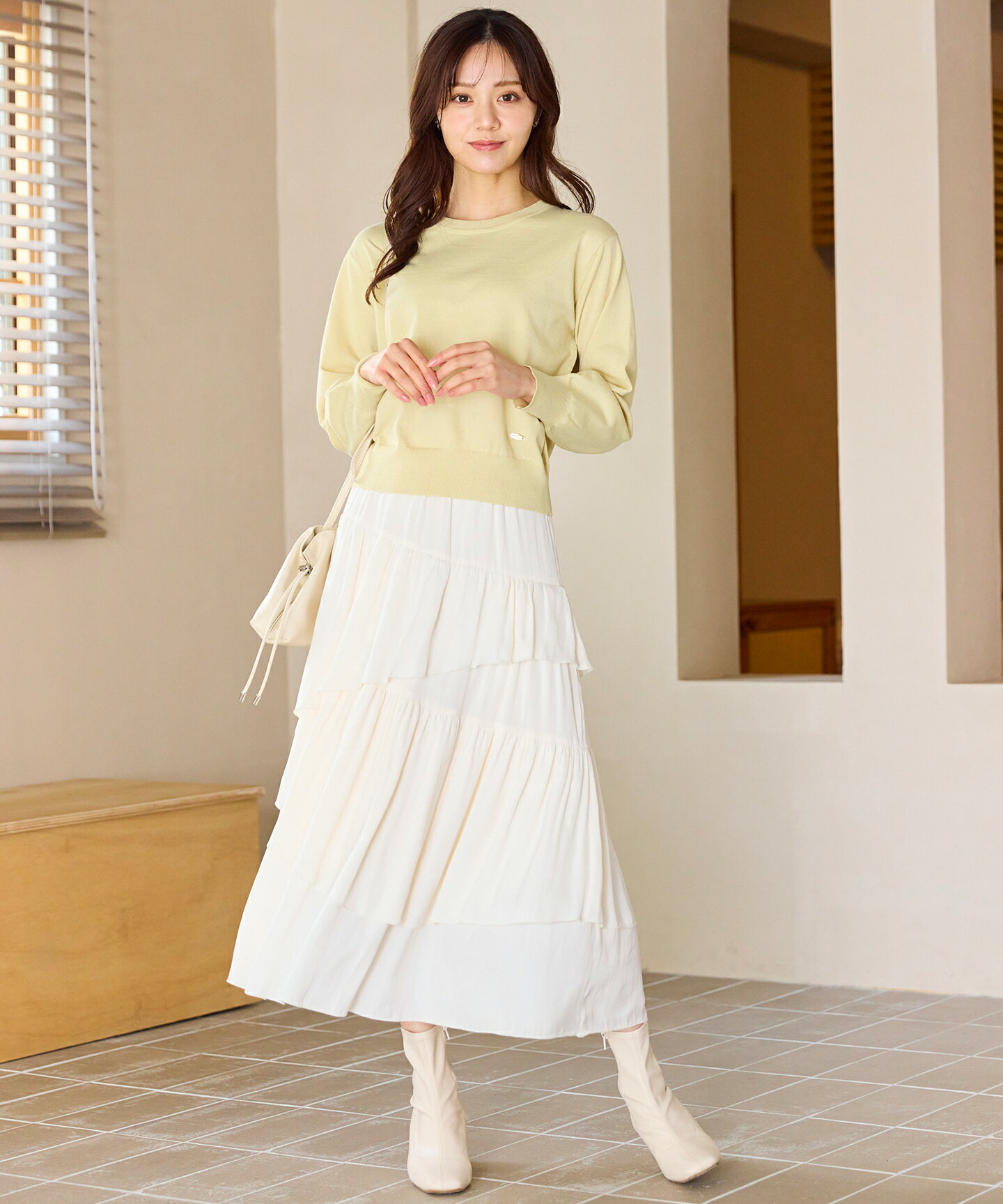 Ferouxのアシンメトリーティアード スカートを使ったコーディネートを紹介します。｜Rakuten Fashion(楽天ファッション／旧楽天ブランドアベニュー)6610972
