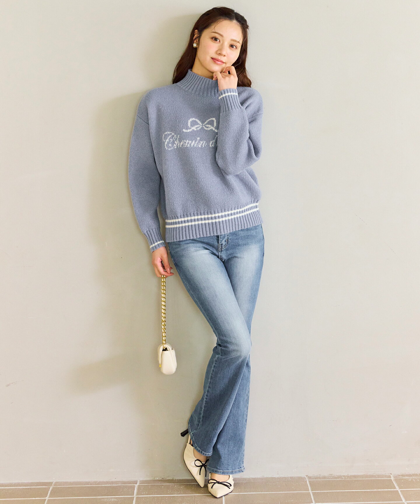 Ferouxのレタードハイネック プルオーバーを使ったコーディネートを紹介します。｜Rakuten Fashion(楽天ファッション／旧楽天ブランドアベニュー)6611036