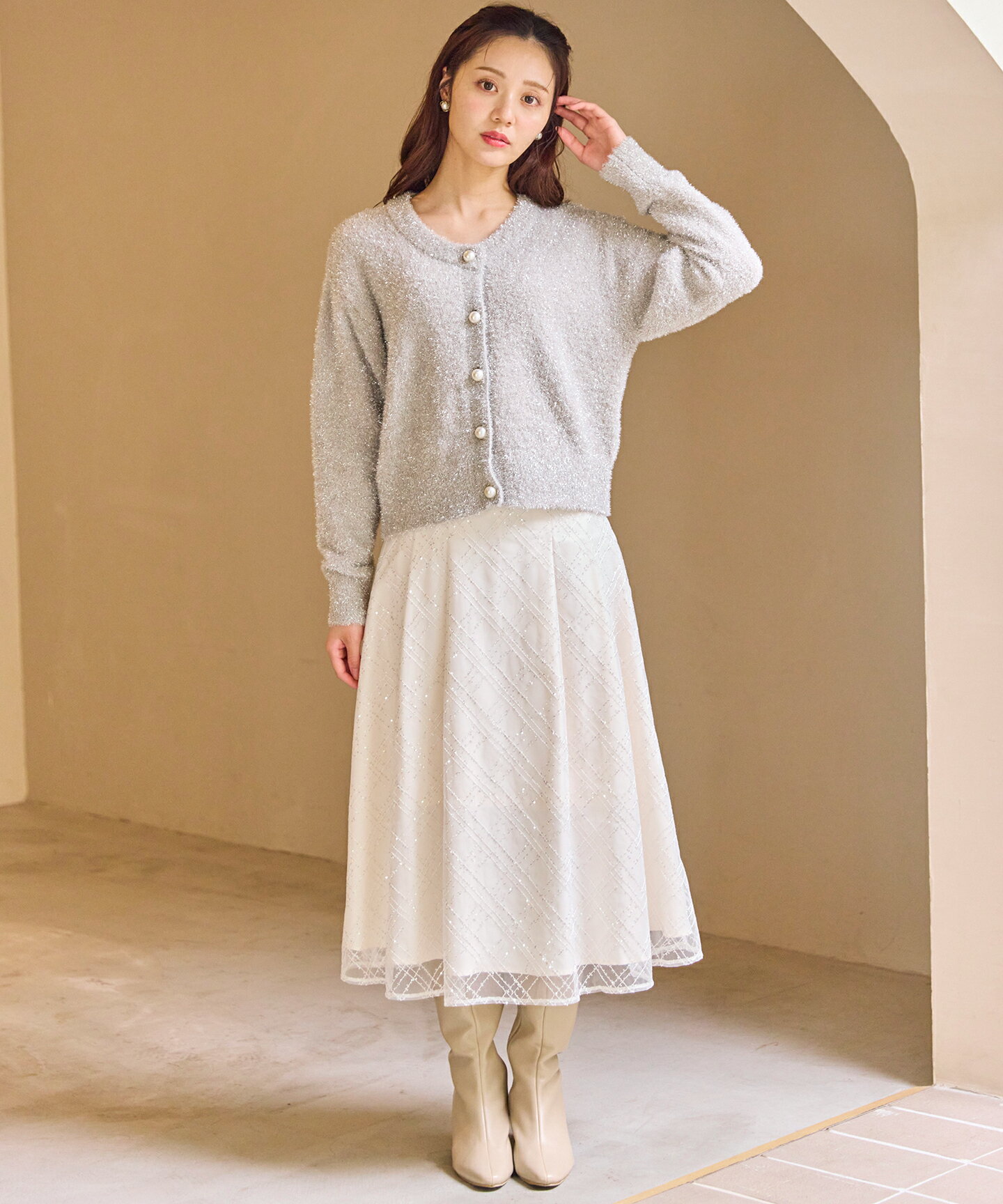 Ferouxのキラキラシャギー ニット カーディガンを使ったコーディネートを紹介します。｜Rakuten Fashion(楽天ファッション／旧楽天ブランドアベニュー)6611073