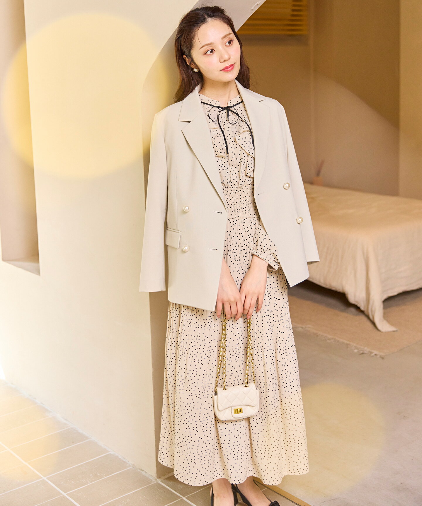 Ferouxのウエストシャーリングラッフル ワンピースを使ったコーディネートを紹介します。｜Rakuten Fashion(楽天ファッション／旧楽天ブランドアベニュー)6611056