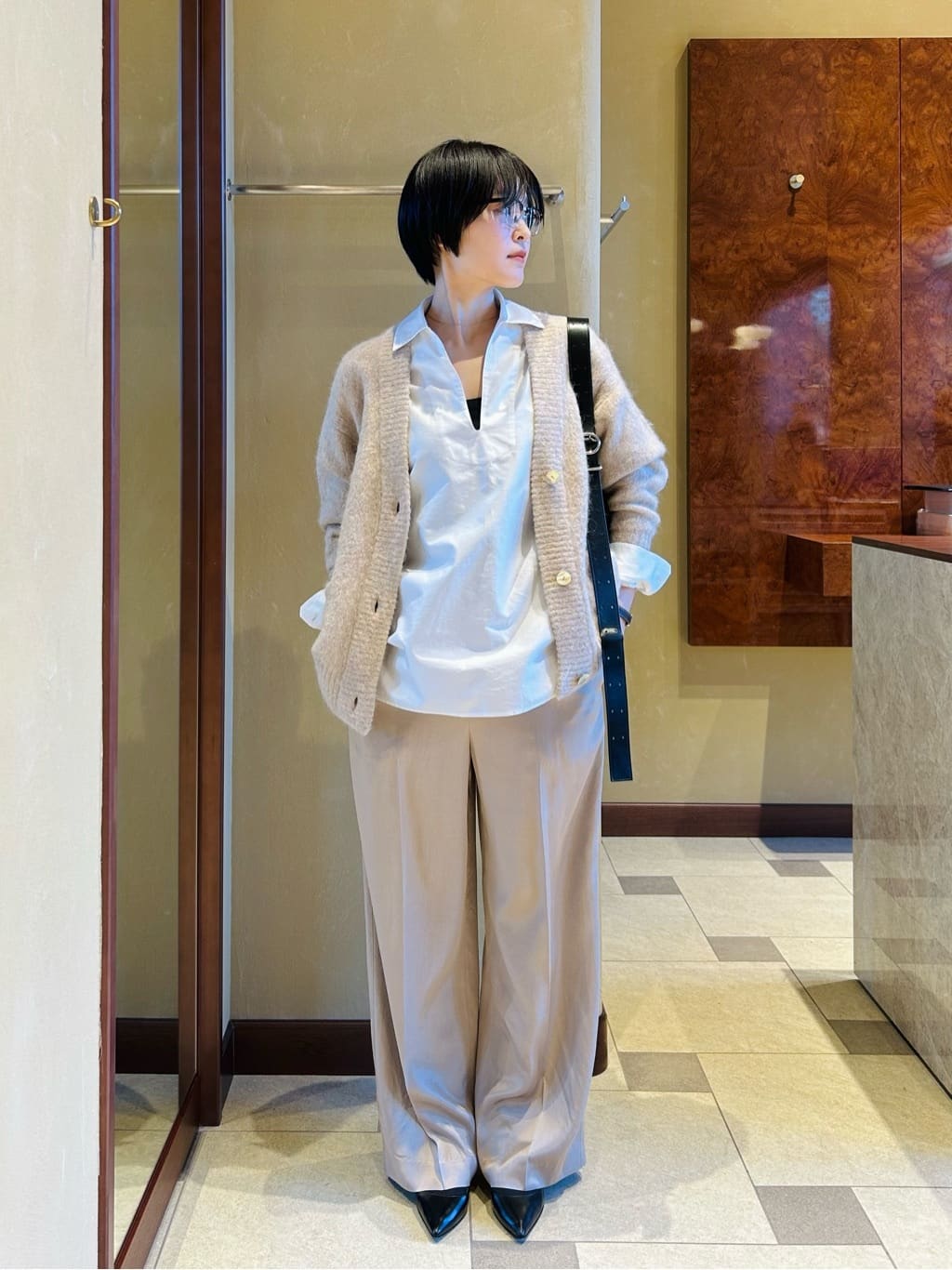 UNITED ARROWS LTD. OUTLET | <conte>シャギー Vネックカーディガン