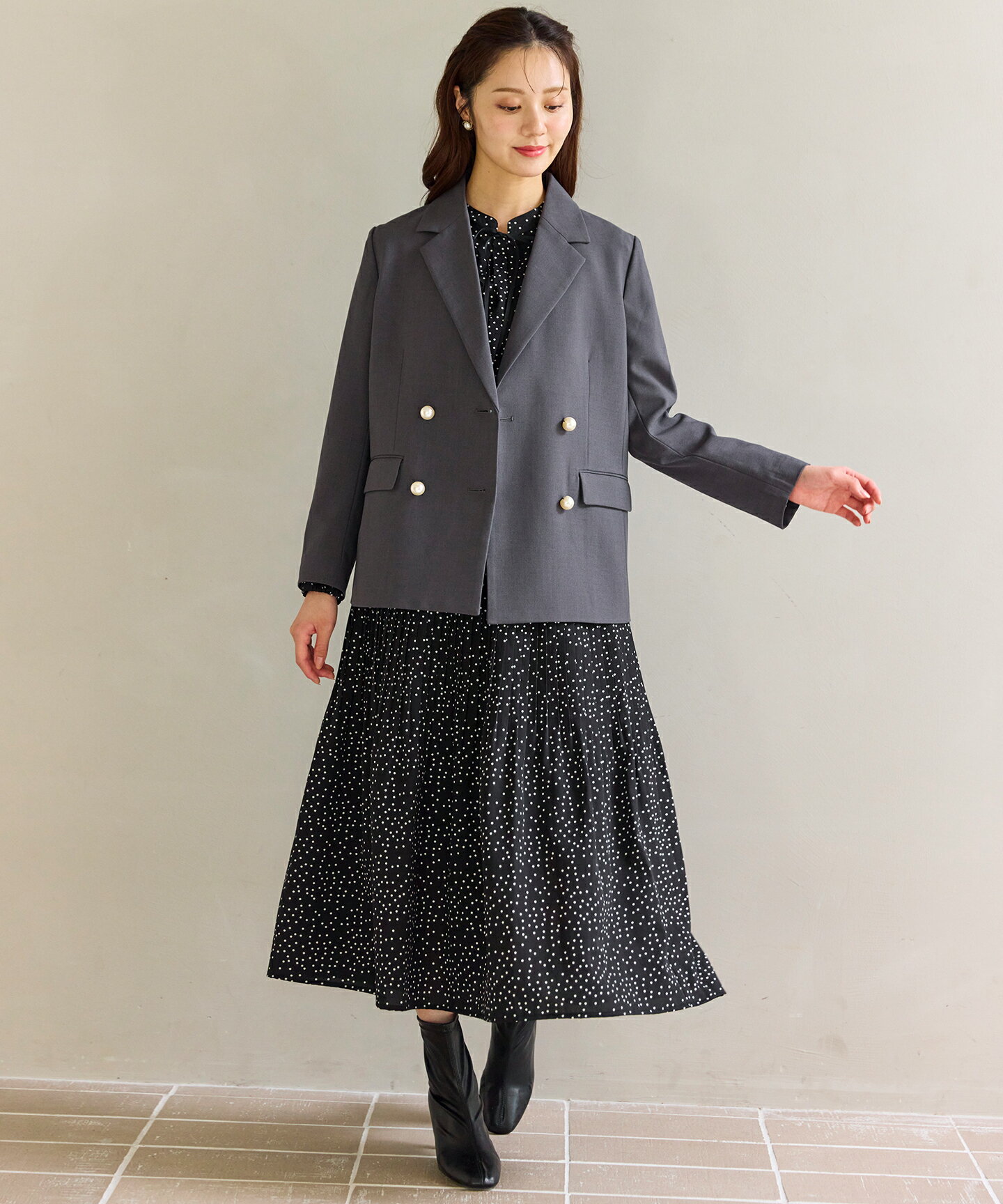 Ferouxのウエストシャーリングラッフル ワンピースを使ったコーディネートを紹介します。｜Rakuten Fashion(楽天ファッション／旧楽天ブランドアベニュー)6616377