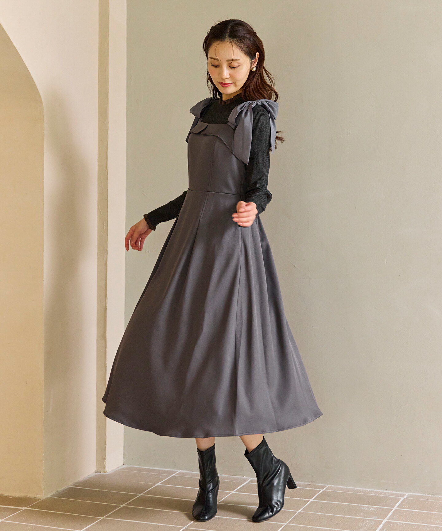 Ferouxのシアーリボンショルダー ジャンパースカートを使ったコーディネートを紹介します。｜Rakuten Fashion(楽天ファッション／旧楽天ブランドアベニュー)6616926