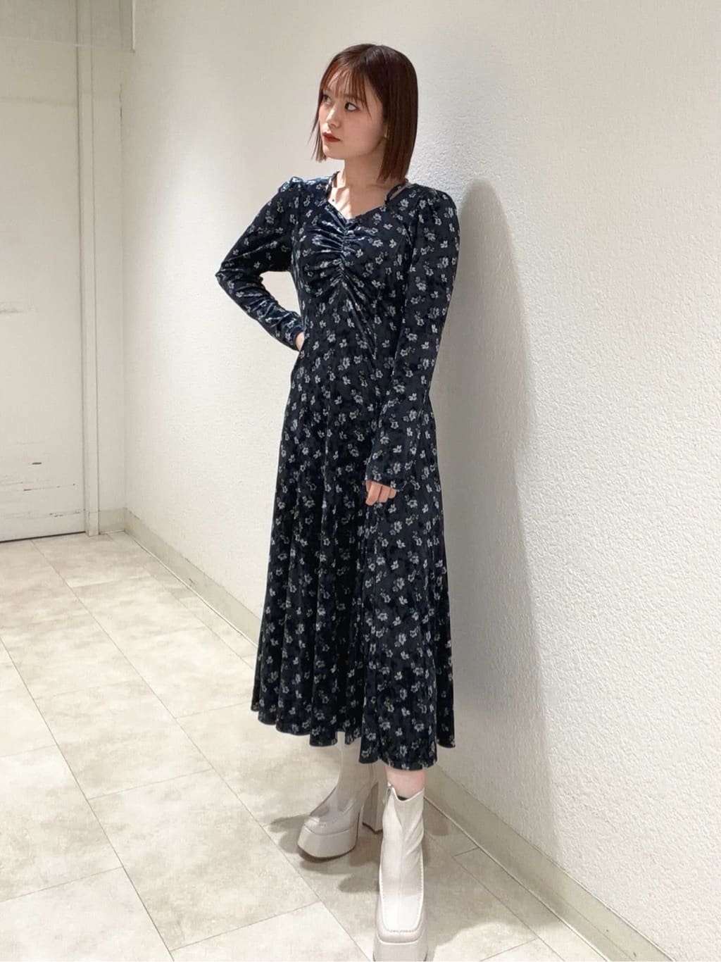 アルベロ❤ ロングワンピース REDYAZEL | クロスリボンフラワーベロアロングワンピース | Rakuten