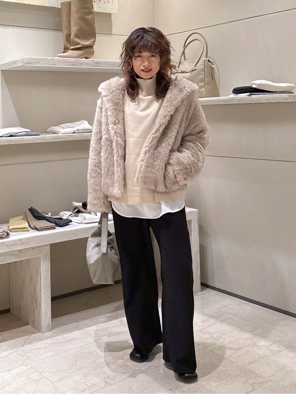 GALLARDAGALANTEのラウンドブラウスTeeを使ったコーディネートを紹介します。｜Rakuten Fashion(楽天ファッション／旧楽天ブランドアベニュー)6618726