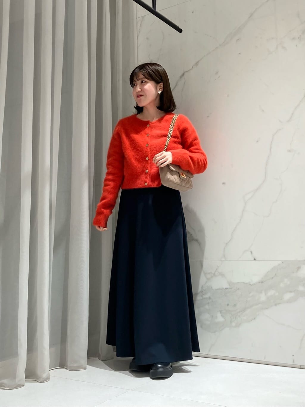 allurevilleのカシミヤブレンドファー加工カーディガンを使ったコーディネートを紹介します。｜Rakuten Fashion(楽天ファッション／旧楽天ブランドアベニュー)6621455
