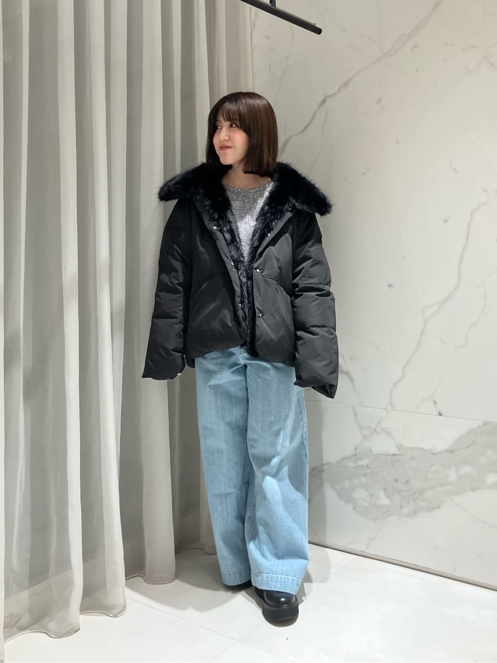 allurevilleのファーカラーショートダウンコートを使った 