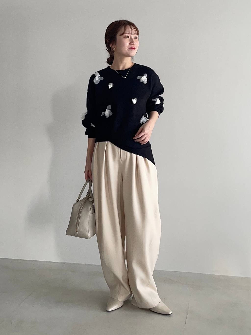 mysty womanの3Dフラワーツキニットを使ったコーディネートを紹介します。｜Rakuten Fashion(楽天ファッション／旧楽天ブランドアベニュー)6627208