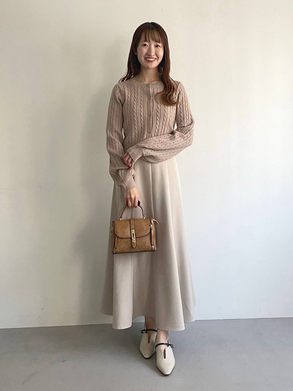 mysty womanのケーブルニットカーデSETワンピースを使ったコーディネートを紹介します。｜Rakuten Fashion(楽天ファッション／旧楽天ブランドアベニュー)6627211