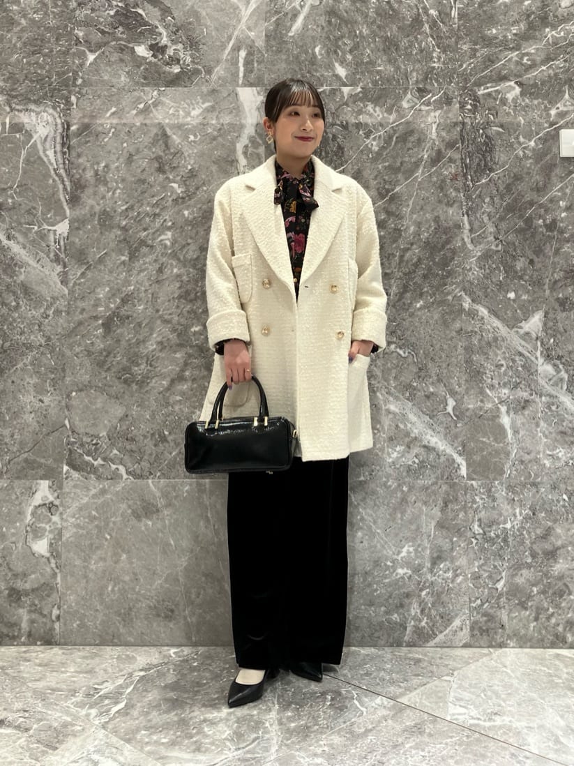 allurevilleの【LOULOU WILLOUGHBY】トリアセベロアパンツを使ったコーディネートを紹介します。｜Rakuten Fashion(楽天ファッション／旧楽天ブランドアベニュー)6631873