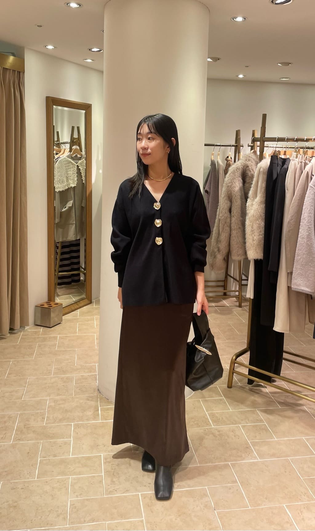 GALLARDAGALANTEのビジューVネックカーディガンを使ったコーディネート